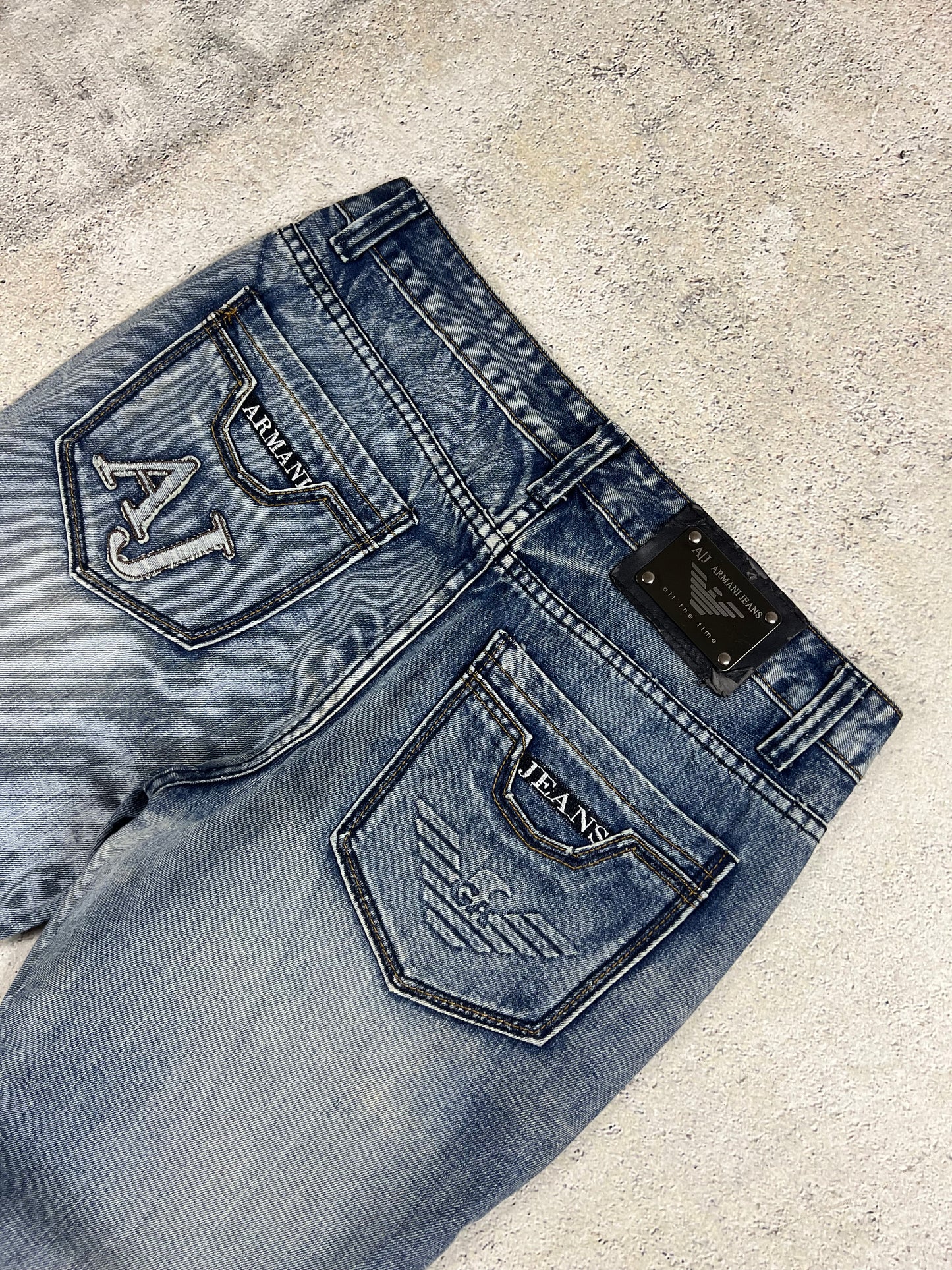 Armani Jeans M